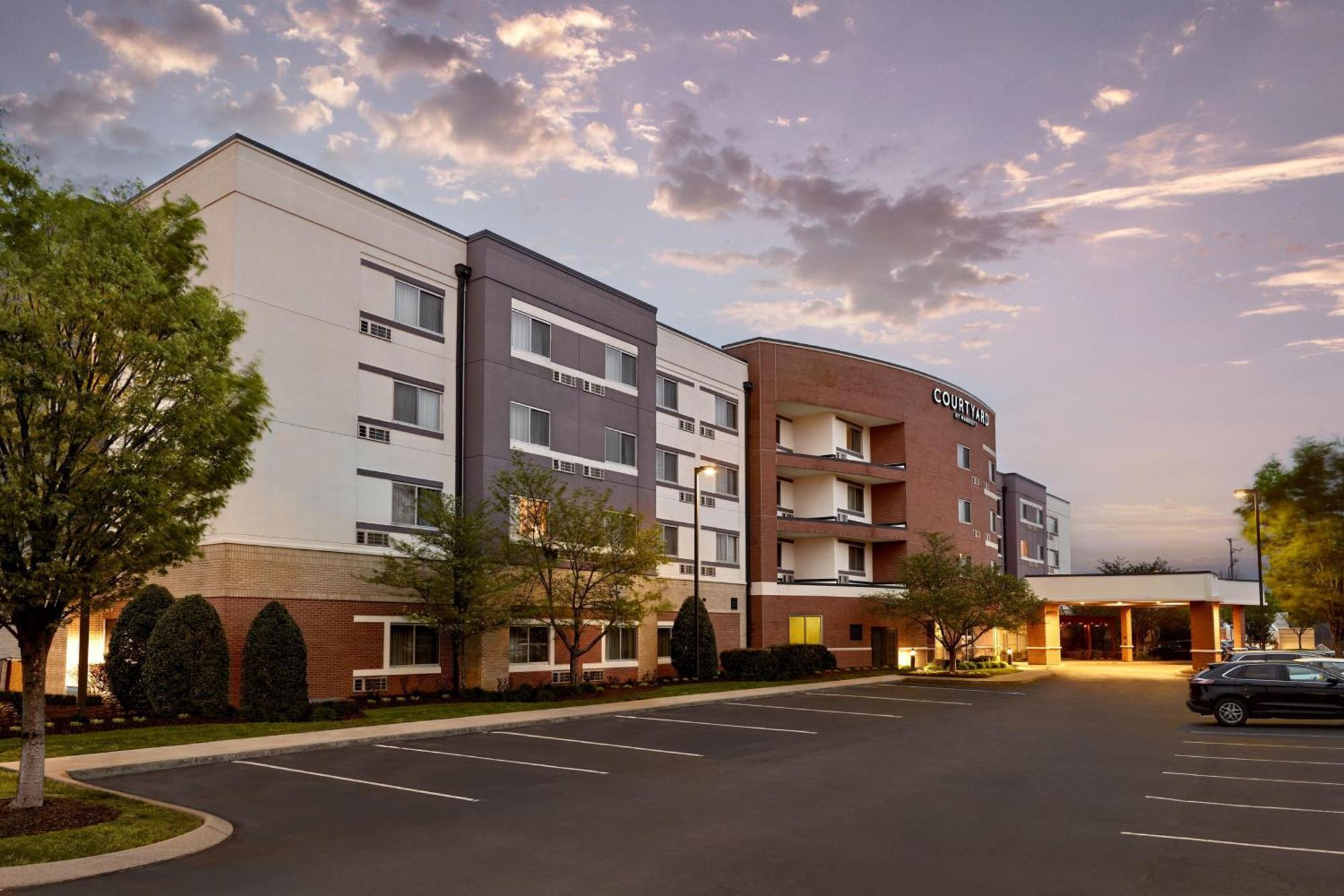 Courtyard By Marriott Nashville Гудлетсвилл Экстерьер фото